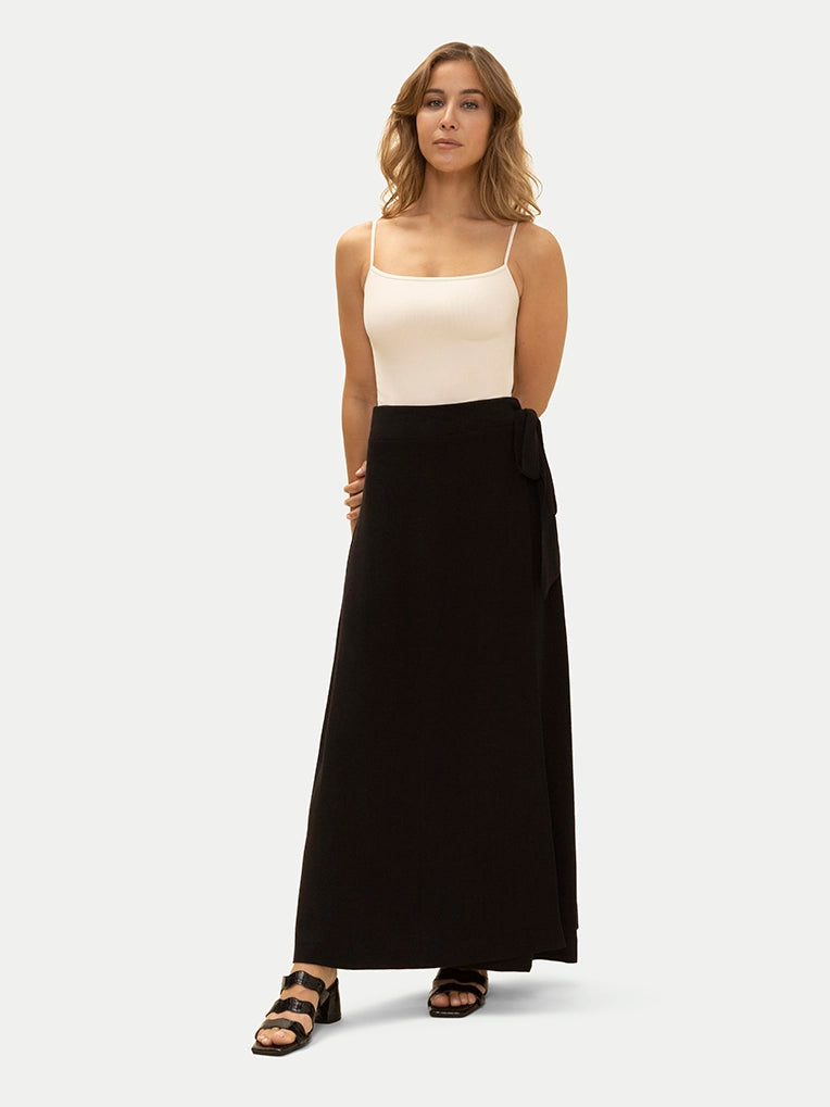 Eloïse Maxi Skirt in Black ribbed skirt waist